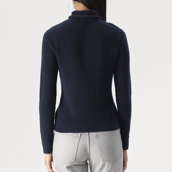 NWT Abercrombie Turtle-Neck Long Sleeve Sweater - Picture 2 of 9